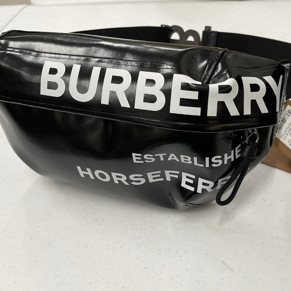 Burberry Fannypack - Picture 3 of 3